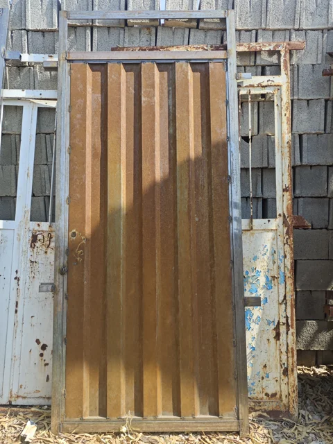 درب حیاطی سبک ، کرکره ای دهن (ورق کانتینری)